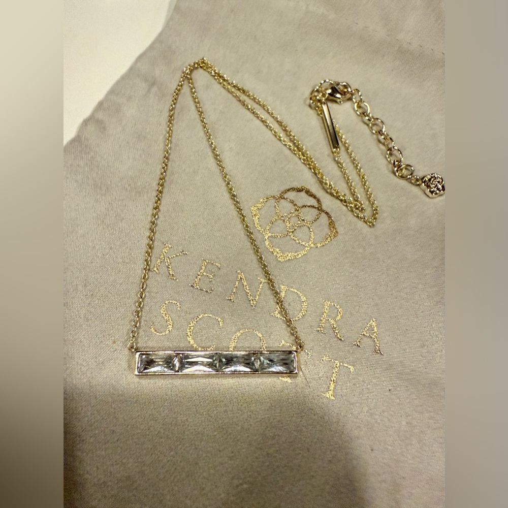KENDRA SCOTT Jack Gold Bar Necklace in White Crystal w/ Jewelry Pouch - Picture 3 of 6